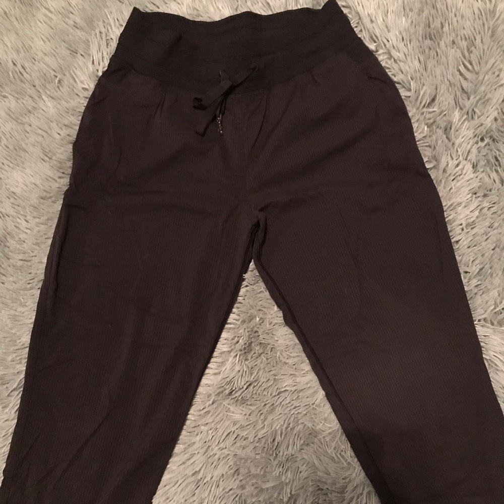 Lululemon Dance Studio Crop